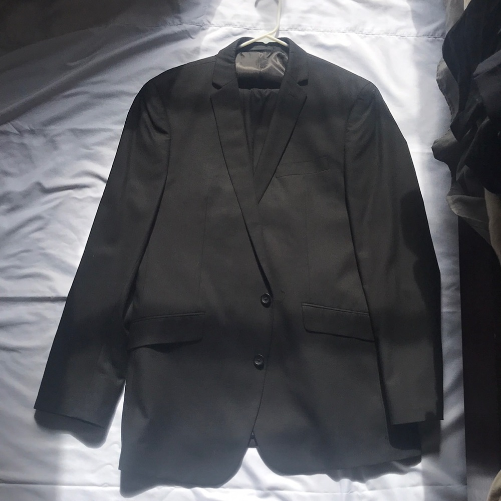 Kenneth Cole reaction suit